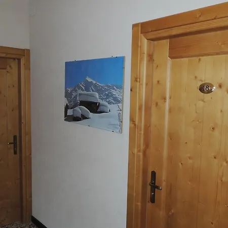 Hotel Zebru *